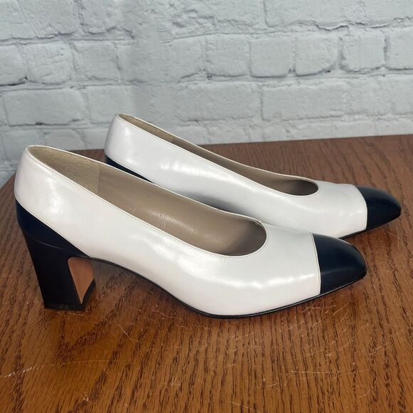 SALVATORE FERRAGAMO VTG Navy and White Block Heel Pumps size 7.5 B - Picture 4 of 9